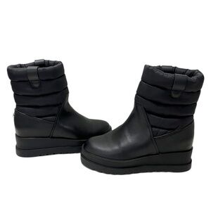 Steve Madden Black Puffer Wedge Boots "Barrel" Size 6